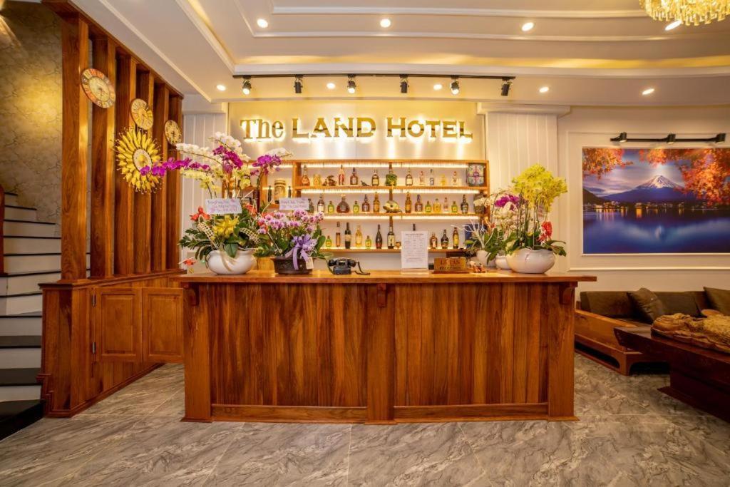 The Land Hotel & Apartment 붕타우 외부 사진