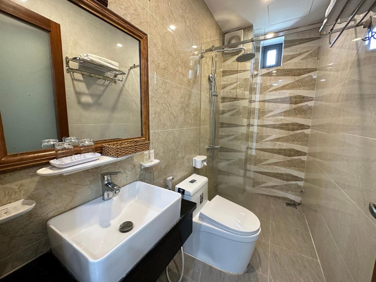The Land Hotel & Apartment 붕타우 외부 사진