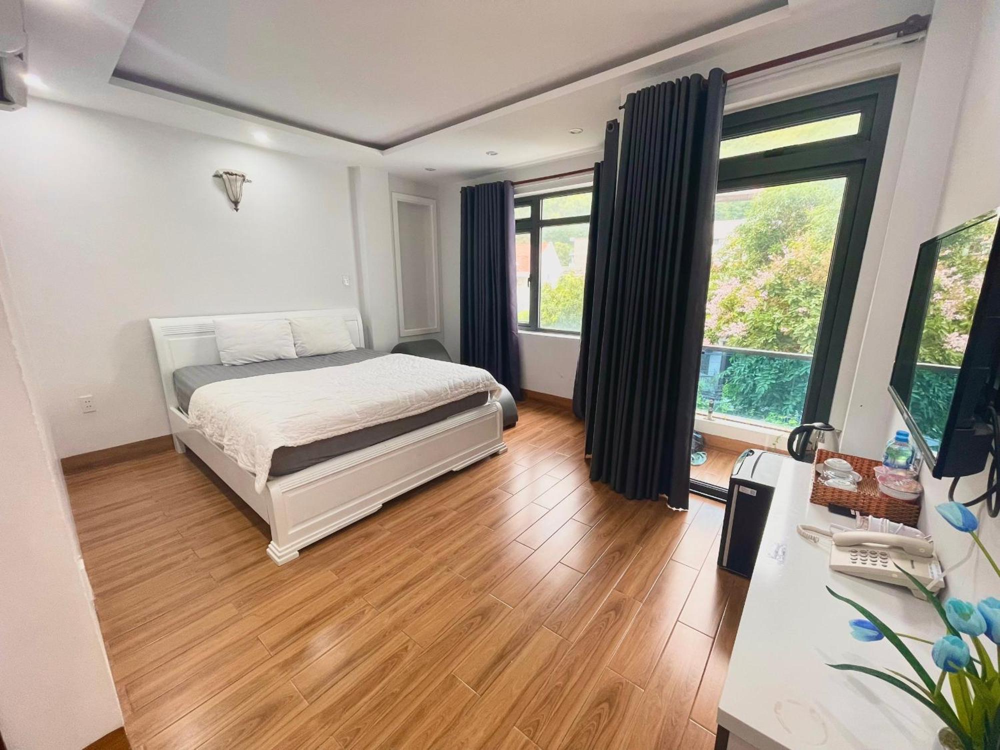 The Land Hotel & Apartment 붕타우 외부 사진