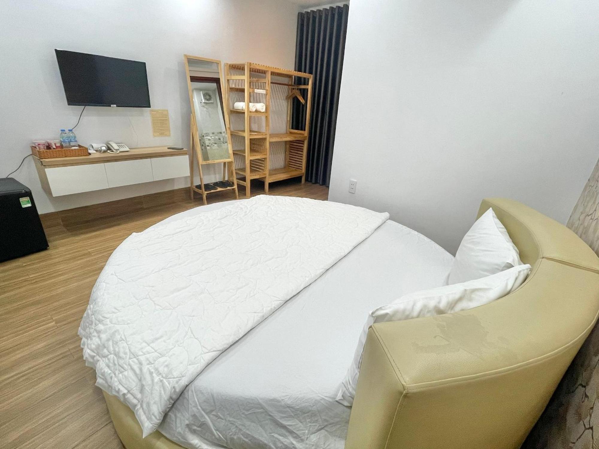 The Land Hotel & Apartment 붕타우 외부 사진