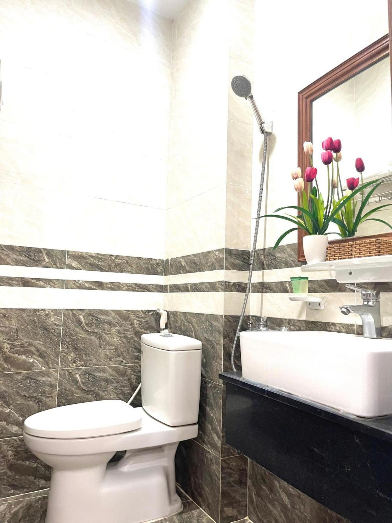 The Land Hotel & Apartment 붕타우 외부 사진